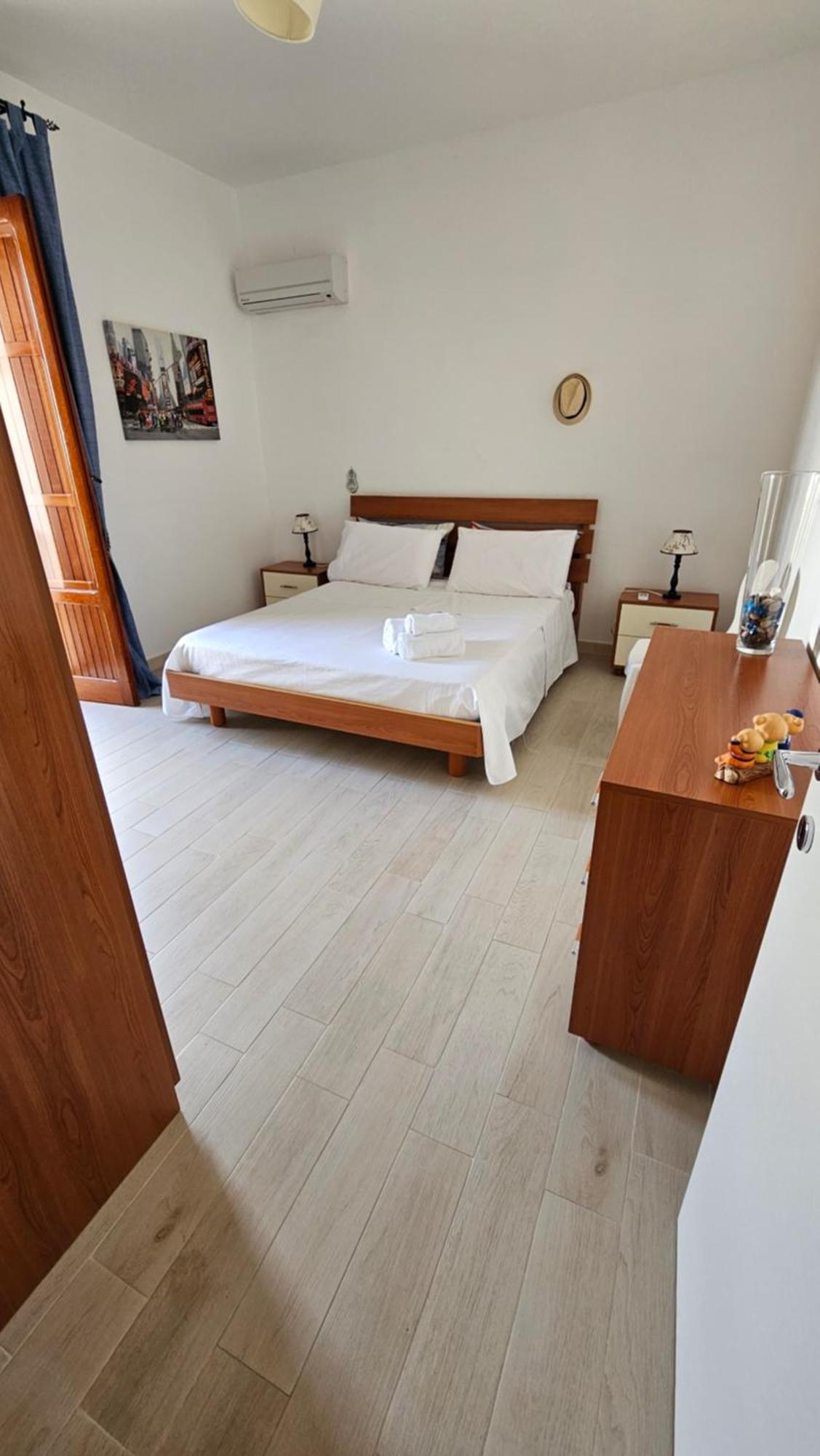 Isolahome Isola delle Femmine Buitenkant foto